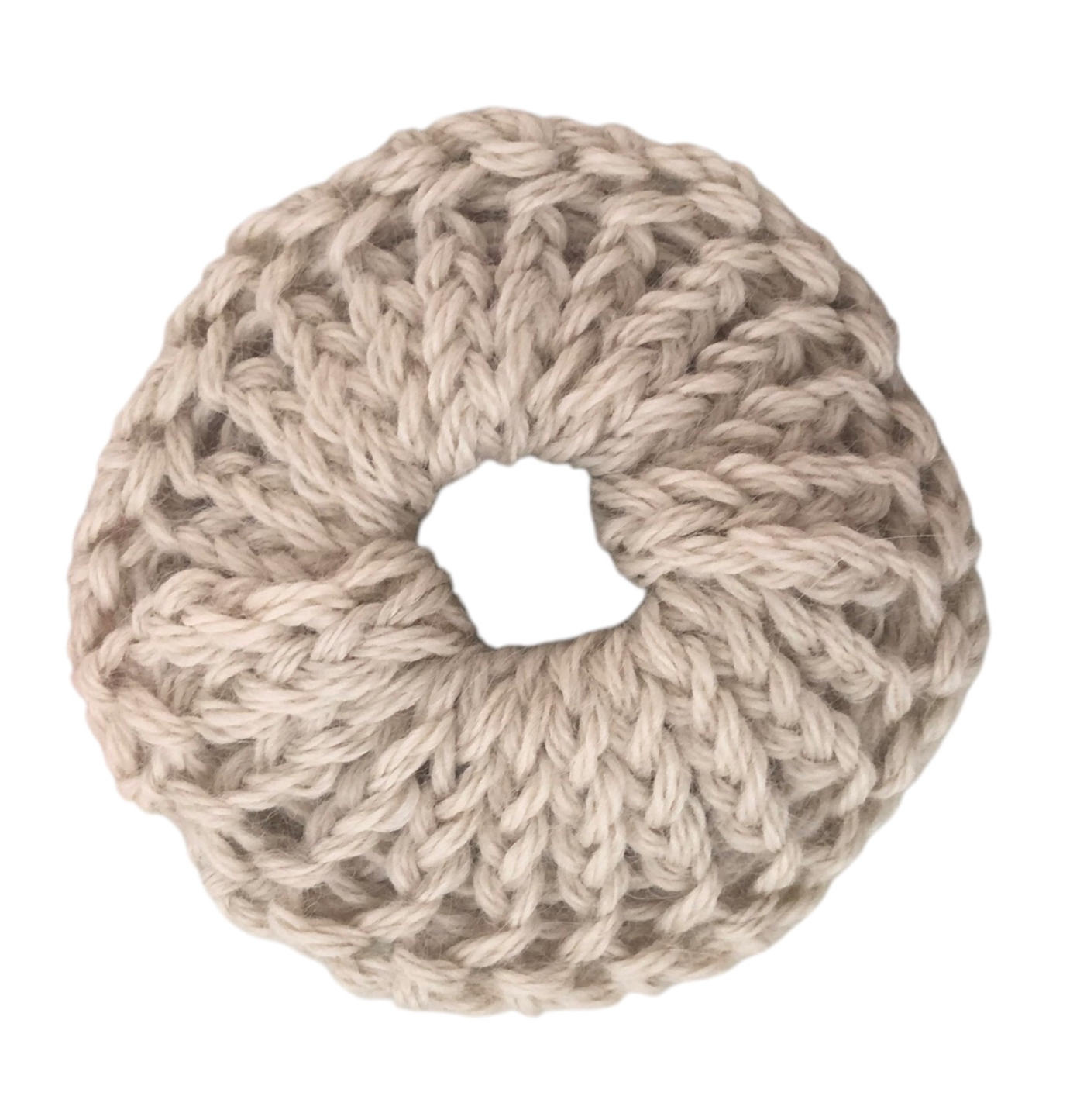 Hand-Knit Beige Scrunchie – 100% Alpaca Yarn for a Luxurious Look